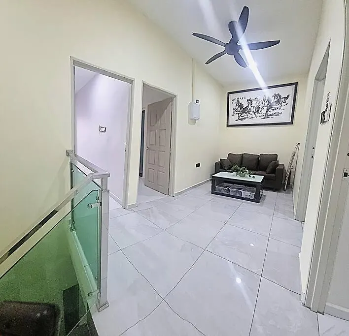 668Homestaytmn Sentosa大丰18Bed Near Mid Valley Johor Bahru 0*,